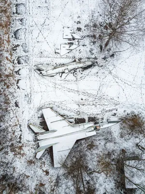 Заброшенные самолеты в секретном месте Редакционное Стоковое Фото -  изображение насчитывающей авантюриста, момент: 175821998