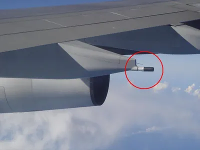 Видимость 2000+ км из самолёта через инфракрасный фильтр | Пикабу