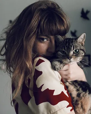 Фото женщины с котом фотографии