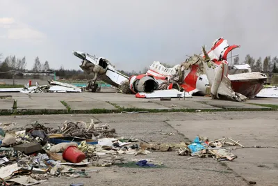 ФОТО) После падения военного самолёта в Ейске погибло 13 человек,  повреждены 72 квартиры, введён режим ЧС - Nokta