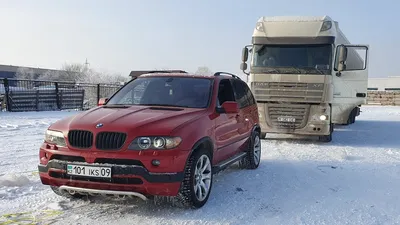В Кишиневе многотонная фура навалилась на BMW, но обошлось без пострадавших