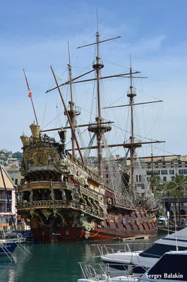 Большой корабль из янтаря купить масштабную копию корабля 16-18 века галеон  со скидкой