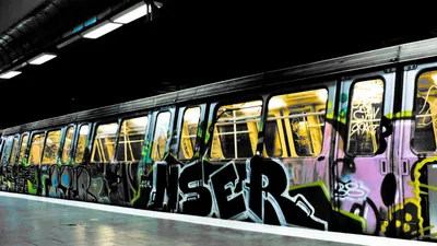 Жителю Липецка грозит штраф за разрисованный вагон поезда в Мичуринске
