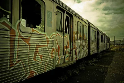 Граффити на поездах Сахалина появляется не в первый раз - SakhalinMedia.ru