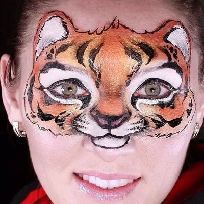 Тигрица, макияж тигра, яркие губы, …» — создано в Шедевруме