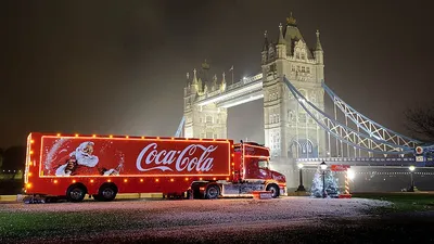 В Британии требуют запретить проезд рождественских грузовиков Coca-Cola –  Авто – Коммерсантъ