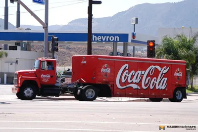 кока-кола грузовик на стоянке Редакционное Изображение - изображение  насчитывающей питье, освежение: 215686495
