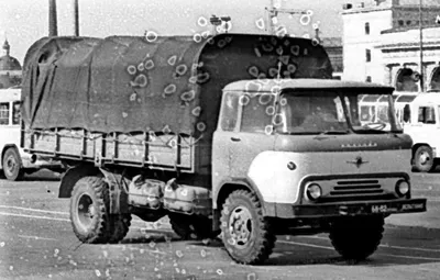 Купить масштабную модель грузовика КАЗ-608В Колхида (Легендарные грузовики  СССР №31), масштаб 1:43 (Modimio)