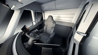 Tesla объявила цены на электрический грузовик Tesla Semi: $150 тыс. за  версию с запасом хода 480