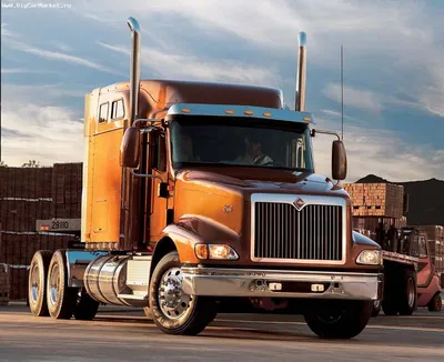 International 9400 тягач - фото грузовика