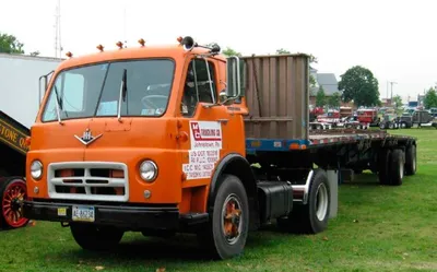 Брутальный старый грузовик …» — создано в Шедевруме