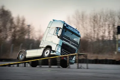 Первый в мире грузовик отпраздновал юбилей: ему исполнилось 125 лет (фото)
