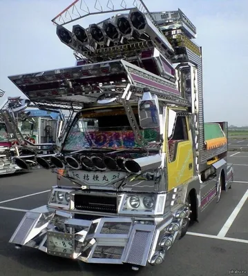 Самый большой и \"безумный\" грузовик в мире пустили с молотка за $12 млн.  Фото — Авто Тюнинг