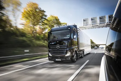 Mercedes-Benz Trucks празднует мировую премьеру аккумуляторного грузовика  eActros 600 – logist.today