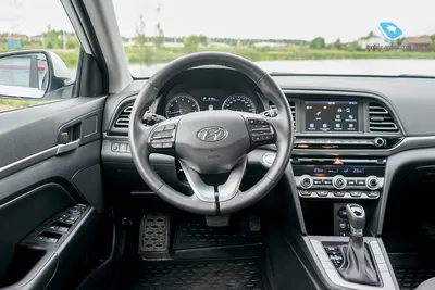 Ближе к делу. Все плюсы и минусы Hyundai Elantra: подробный тест-драйв -  читайте в разделе Тесты в Журнале Авто.ру