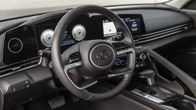 В Hyundai объяснили дизайн интерьера новой Elantra — Motor