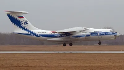 Широкофюзеляжный дальнемагистральный самолет Ил-96-400М совершил первый  полет