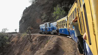 Товарный поезд сошел с рельсов на востоке Индии после крупной аварии 2 июня  - Газета.Ru | Новости