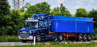 Оклейка кабины грузовика пленкой в Москве по недорогой цене