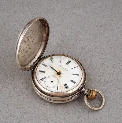 Старинные карманные часы | Премиум Фото