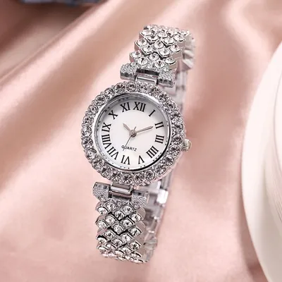 На какой руке носят часы женщины: правила этикета и не только