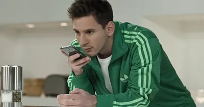 Месси показал миру свой телефон стоимостью семь тысяч евро - Новости  футбола | Футбол Сегодня