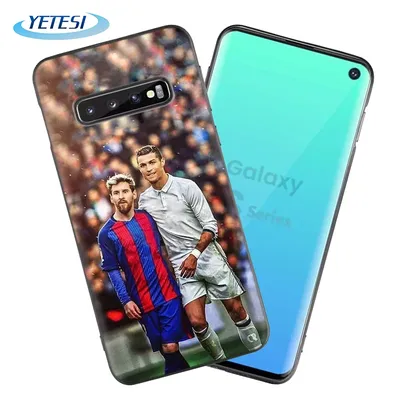 The Football Arena - Lionel Messi will gift 35 gold iPhone 14's to all the  Argentina players and staff which won the World Cup. Each phone is engraved  with the last name,
