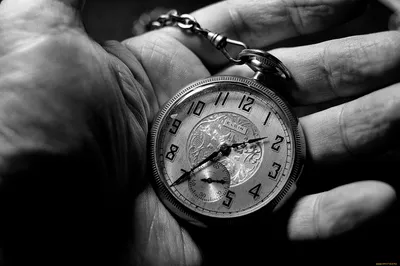 Часы - рабочий стол или стена, шкала часа, минутная стрелка Стоковое  Изображение - изображение насчитывающей часы, шкала: 130912631