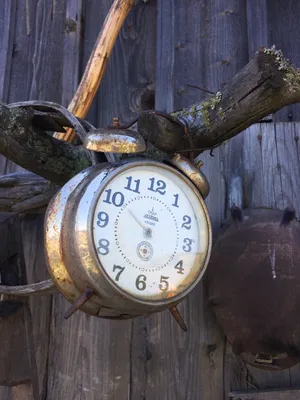 старинные часы с ключом стоковое фото. изображение насчитывающей римско -  164153498