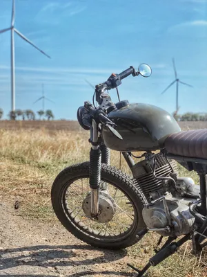Фотография кастом мотоцикла в стиле арт на 4K дисплей