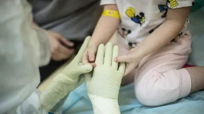 У 130 детей в США обнаружили странный воспалительный синдром на фоне  COVID-19 // Видео НТВ