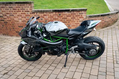 2015 KAWASAKI NINJA H2R - 17 MILES - ROAD LEGAL for sale by auction in  Hertfordshire, United Kingdom