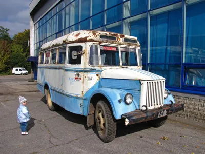 Автобусы: Масштабная модель 1:43 Пригородный Автобус КАвЗ-3270 бело-желтый  (Start Scale Models)