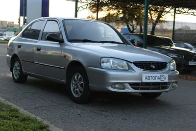 Серебристый Hyundai Accent 2006 года с пробегом по цене 278 000 руб. в  Новосибирске