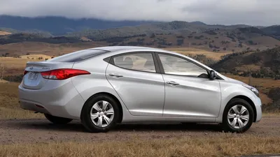 File:2011 Hyundai Elantra Limited -- 01-04-2011.jpg - Wikipedia