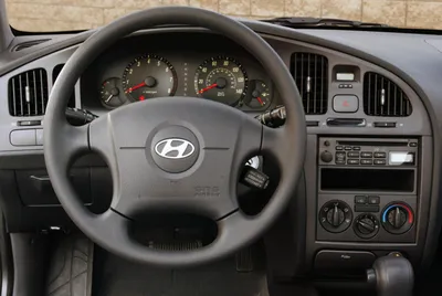 2005 Hyundai Elantra Review - YouTube