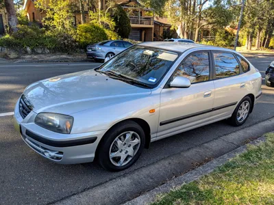 2005 Hyundai Elantra FX 2.0 HVT review - Drive