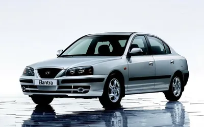 2008 Hyundai Elantra GLS in Silver - Low/Wide Front Stock Photo - Alamy