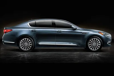 Rear-Drive Kia K900 Flagship Sedan Debuting at L.A. Auto Show