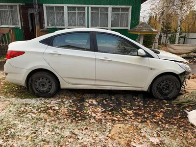 Купить Hyundai Solaris 2014 года в Ростове-на-Дону, белый, автомат, седан,  бензин, по цене 1050000 рублей, №23080049
