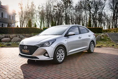 Фото Hyundai Solaris серого (Urban Gray) цвета кузова