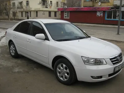 2006 Hyundai Sonata GLS - Sedan 2.4L auto