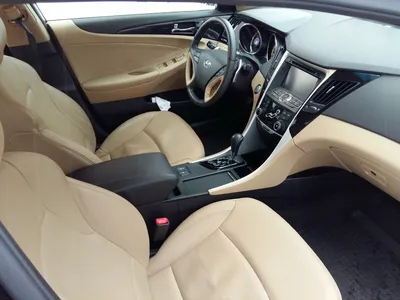Трансфер и аренда автомобиля Hyundai Sonata с водителем чёрного цвета, 2023  года с водителем