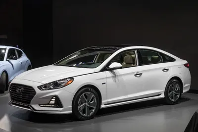 2018 Hyundai Sonata Hybrid at 2018 Chicago Auto Show: Photo Gallery |  Cars.com