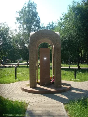 Памятник в память о погибших в клубе \"Хромая лошадь\" (Пермь - Пермский край)