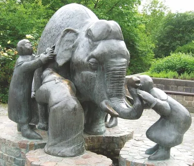 слоновый хвост крупным планом слоновой шкуры с полными складками Стоковое  Изображение - изображение насчитывающей слон, семья: 222625027