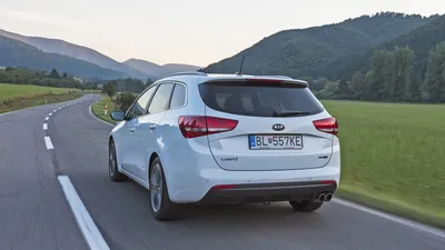 Купить серый KIA Ceed SW New Comfort 1.6 6MT (128 л.с.) 2023 по цене от 1  007 530 руб., Москва