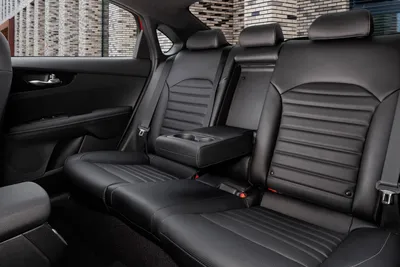 Kia Cerato 2024 - фото в новом кузове: салон, вид снаружи, багажник