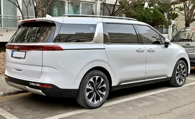 2022 Kia Carnival Review, Pricing, and Specs