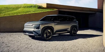 2025 Kia EV5 First Look: The Smaller Electric SUV Lands Bad 'n Boxy